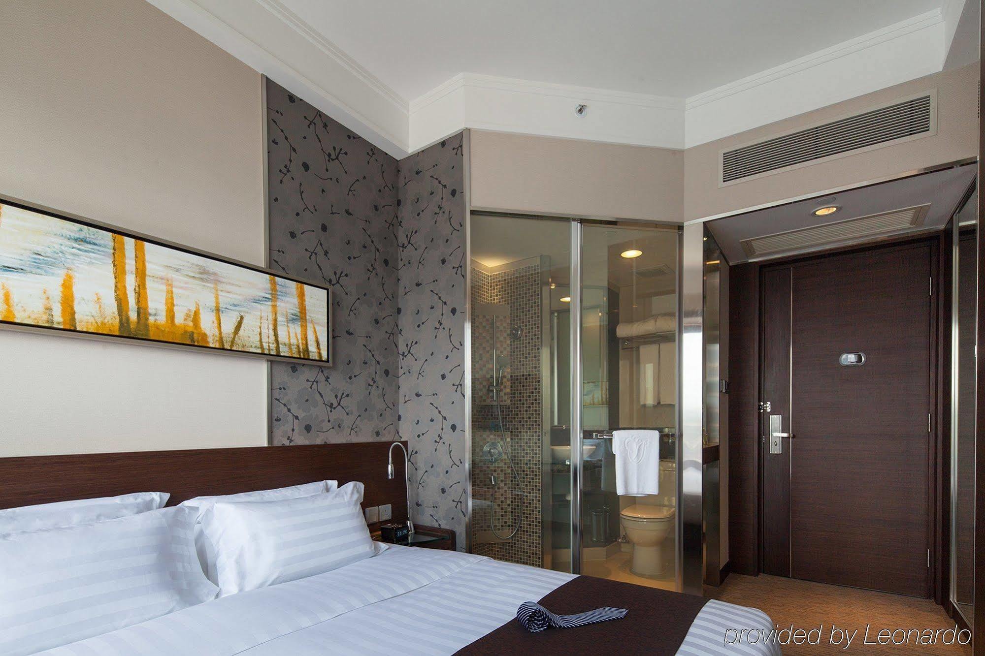 Executive Queen or Twin Room